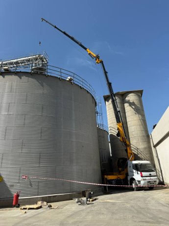 Denizli Vinç ile Fabrika Taşıma